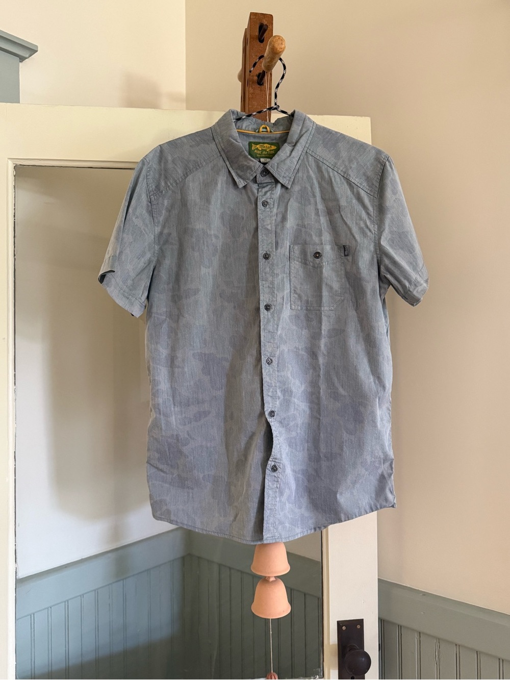 Men’s Marsh Wear Hagood Short Sleeve Button Up - Like New